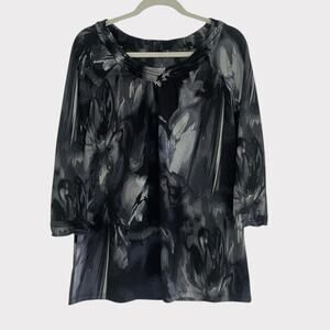 Daisy Fuentes Grey & Black Cropped Sleeve Ruched Neck Blouse